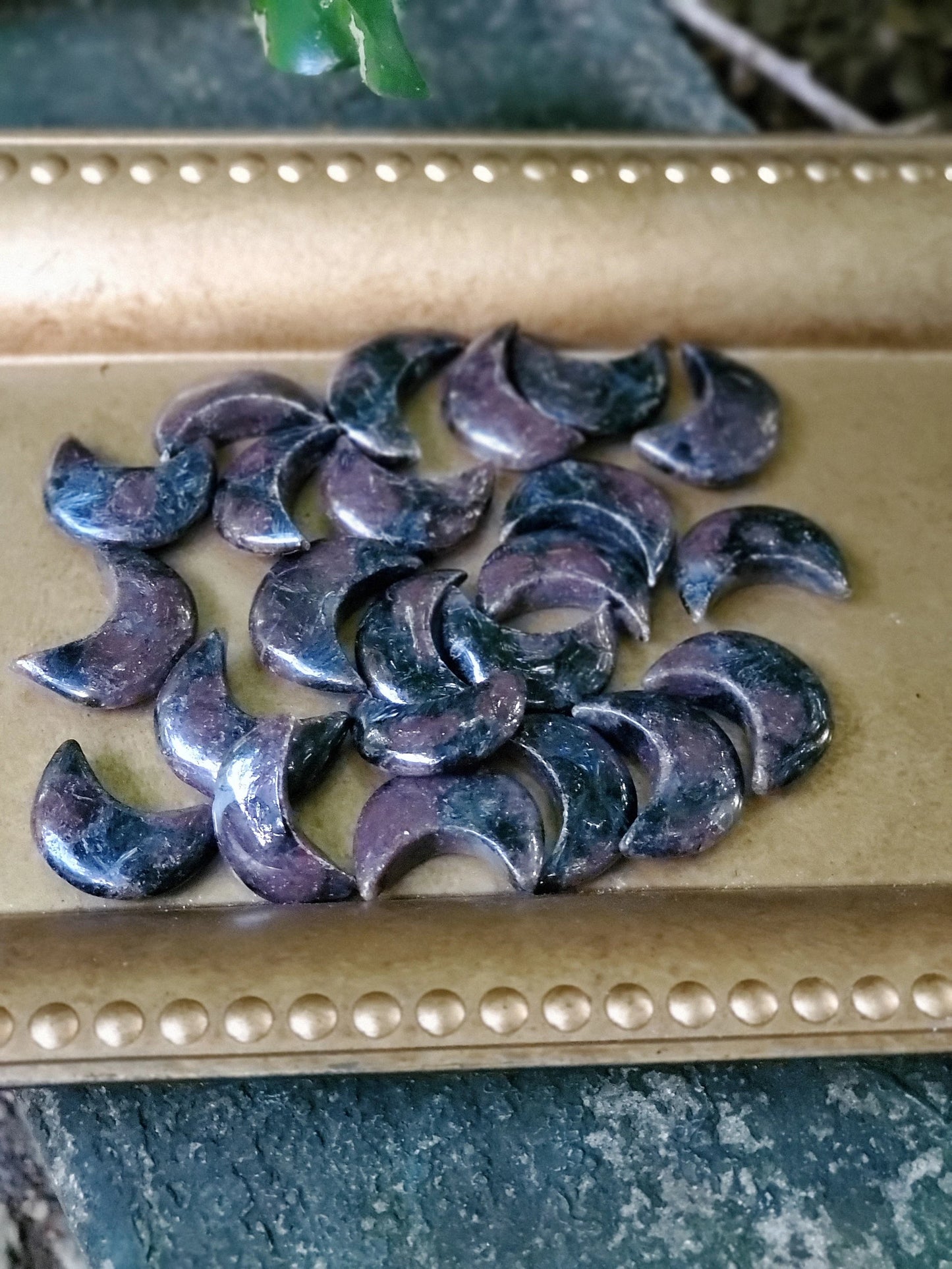 Garnet Crescent Moon Carving, Hand Carved, Natural Crystals and Gemstones, Gift Ideas, January Birthstone, Capricorn, Aquarius Zodiac